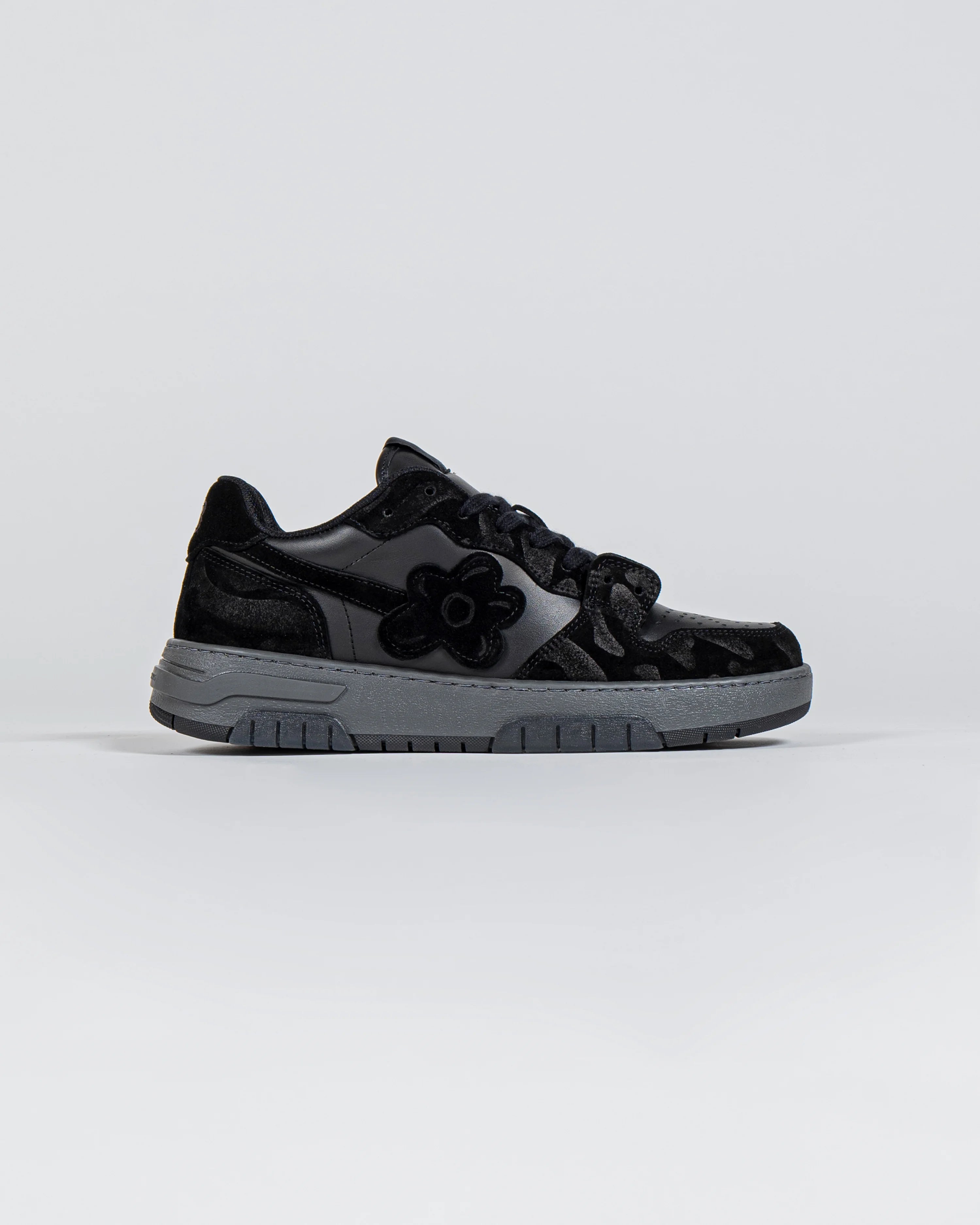 Floral black shoes 2025
