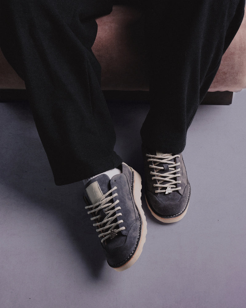 BOOTED MULE GOD GREY