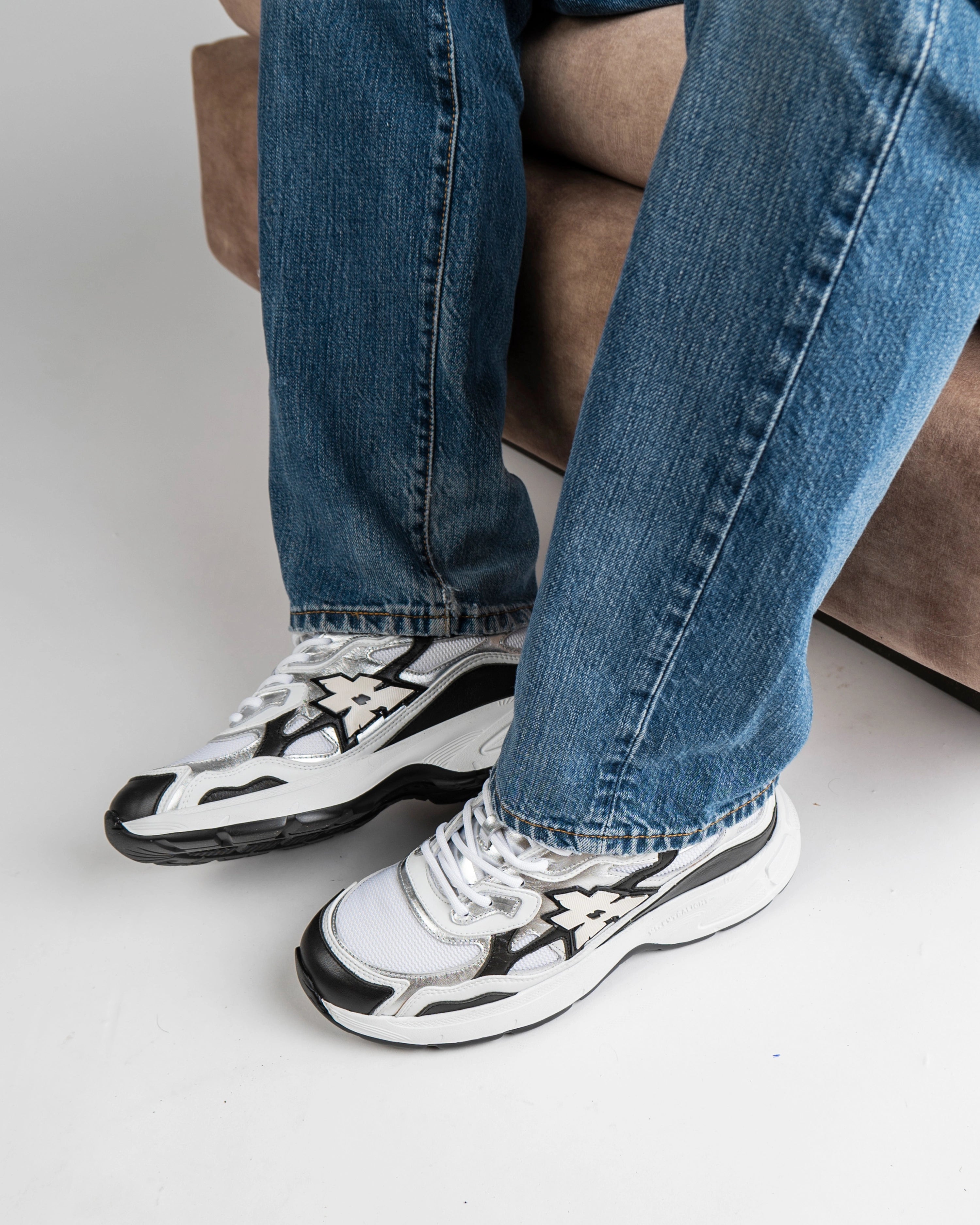 COR-V RUNNER BLACK SHADOW
