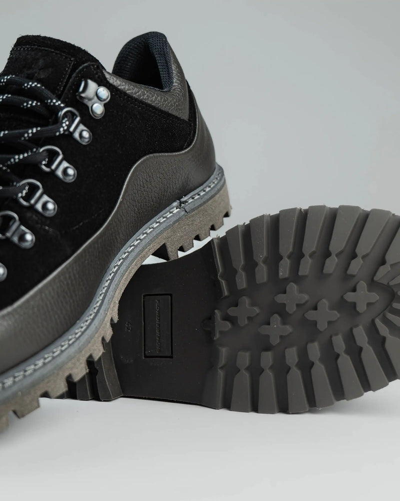 BOOTED GOAT GRIS & NOIR