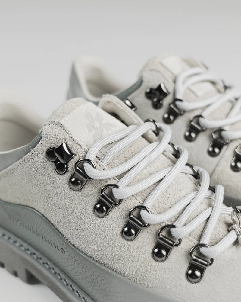BOOTED GOAT GRIS & BLANC