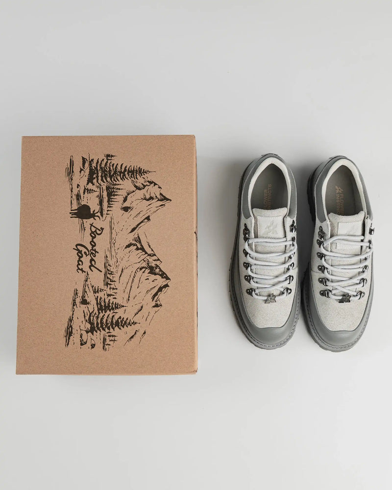 BOOTED GOAT GRIS & BLANC