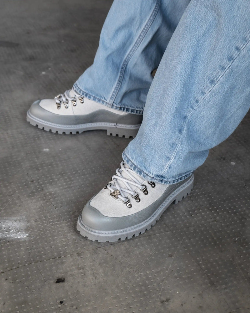 BOOTED GOAT GRIS & BLANC