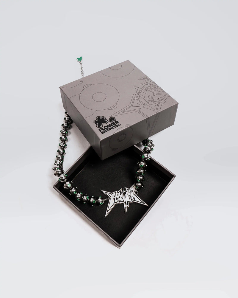 FLOWER NECKLACE WITH GREEN ZIRCONIA