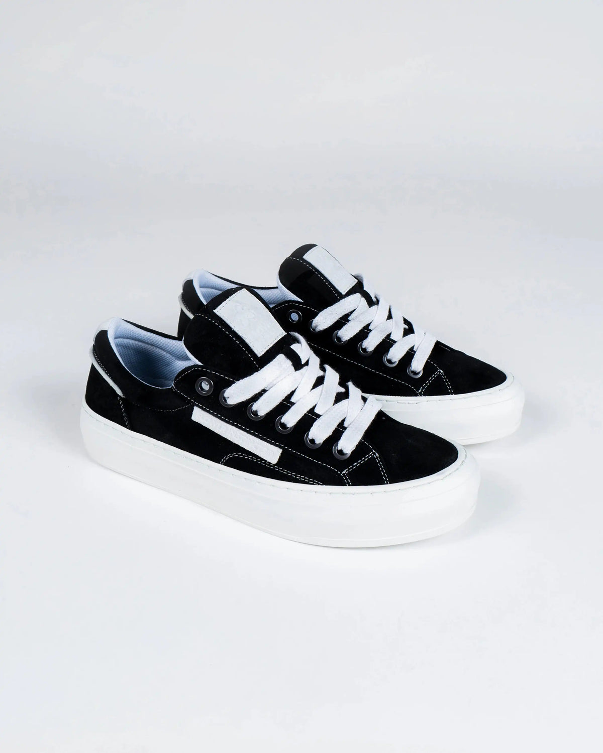 Flower Instincts SNEAKERS PENNY BLACK  – Italian Leather & Suede – Handcrafted in Portugal