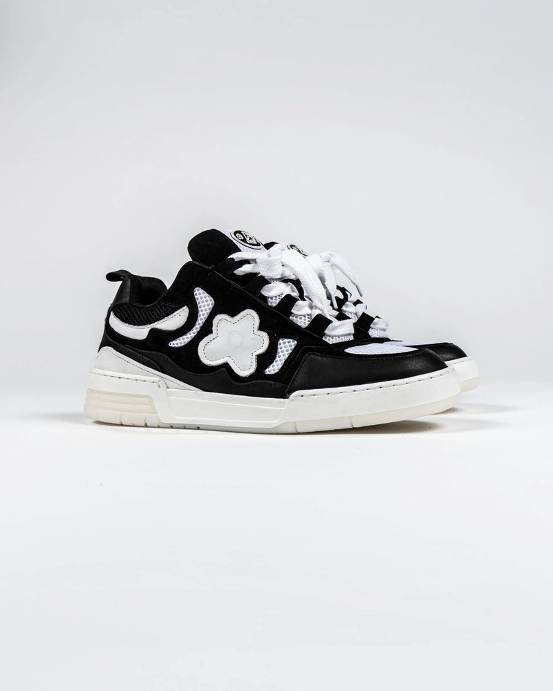 SNEAKERS SDT CONSUMERISM w/ LÉO KPODZRO